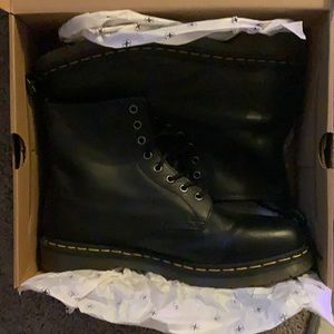 Dr.Martens boots black/noir size 11 condition 9/10 only worn twice